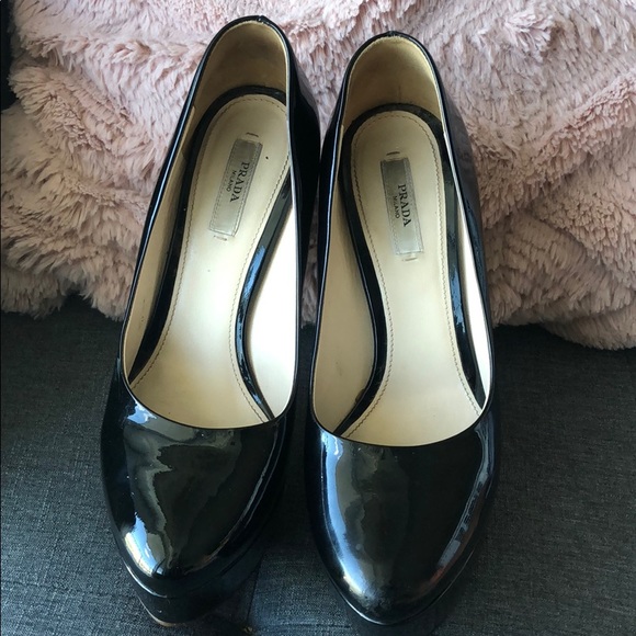 Authentic Prada patent leather - Picture 1 of 4